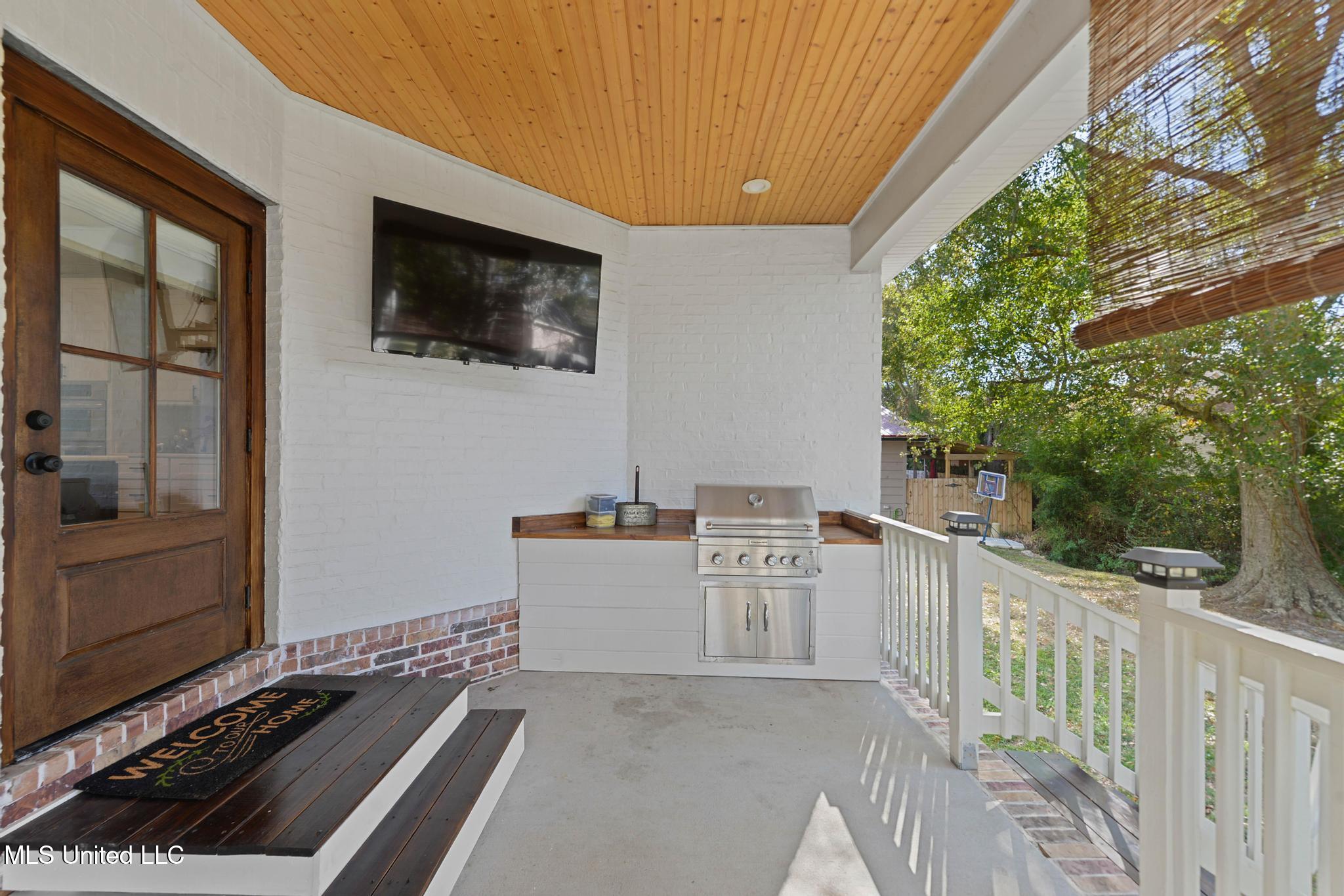 471 Cove Drive Biloxi, MS 39531 - Photo 35 of 37 036