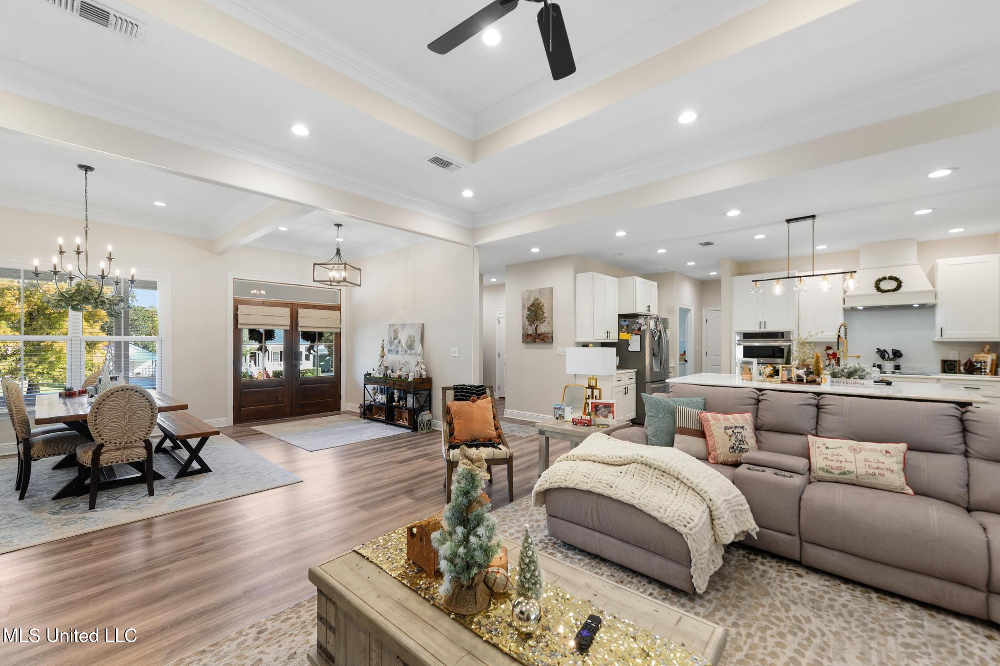 471 Cove Drive Biloxi, MS 39531 - Photo 7 of 37 008