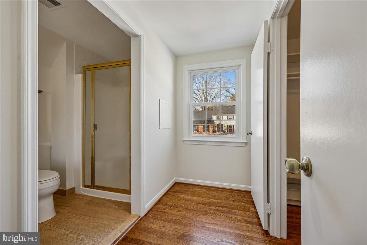 12401 Over Ridge Road Potomac, MD 20854 - Photo 30 of 53 Second Full Bath in Primary Suite