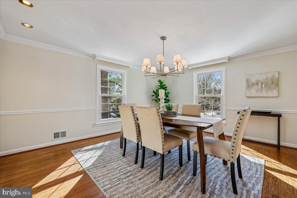 12401 Over Ridge Road Potomac, MD 20854 - Photo 8 of 53 Dining Room