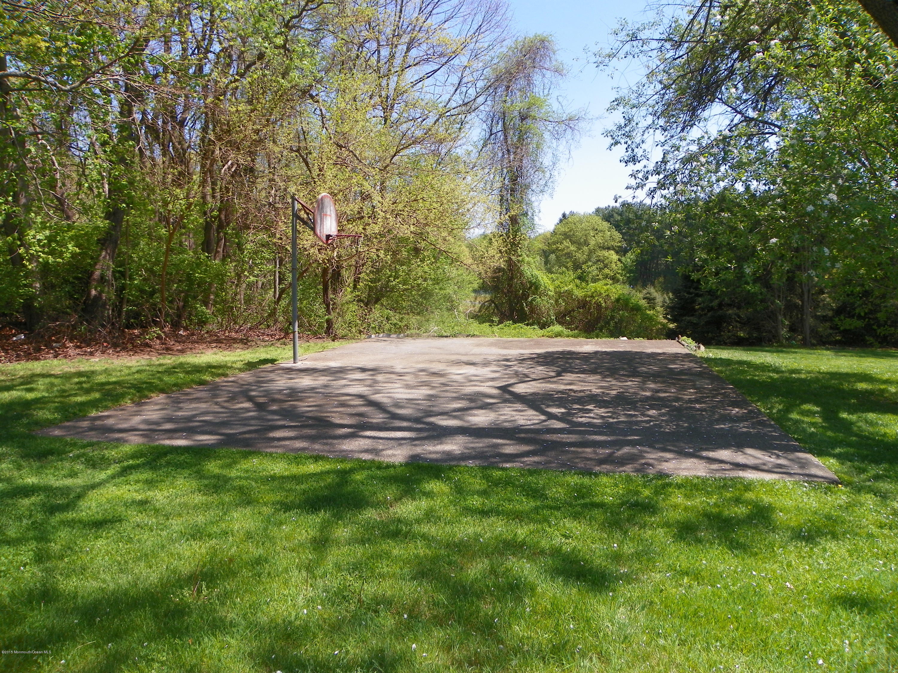 133 Tennent Road Morganville, NJ 07751 - Photo 13 of 23 027