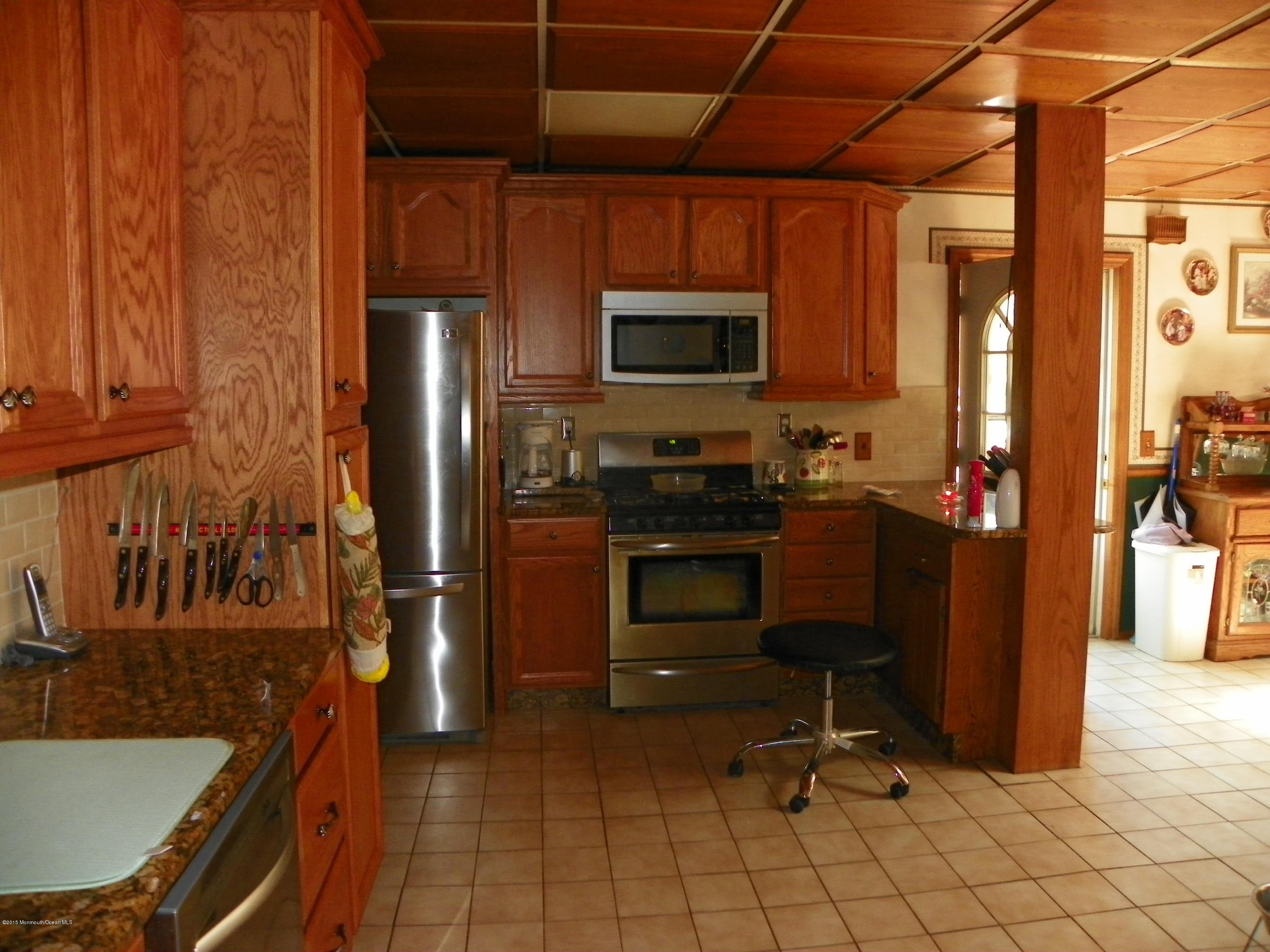 133 Tennent Road Morganville, NJ 07751 - Photo 3 of 23 012