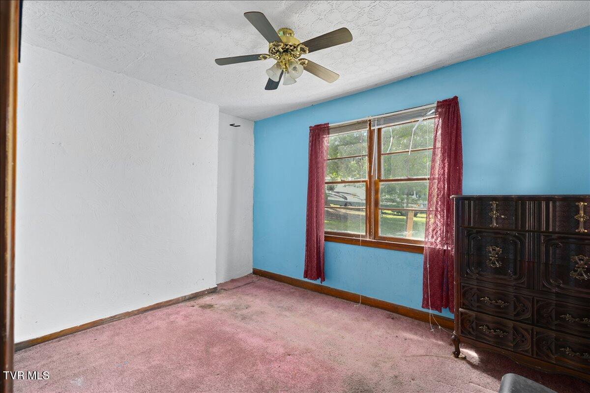 143 Mustang Street Duffield, VA 24244 - Photo 11 of 35 11-128A4879