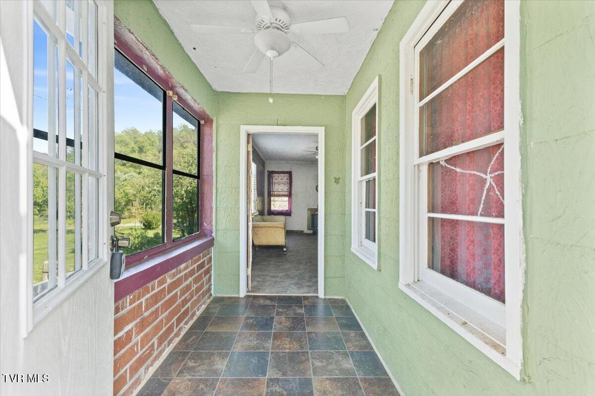 143 Mustang Street Duffield, VA 24244 - Photo 8 of 35 08-128A4868