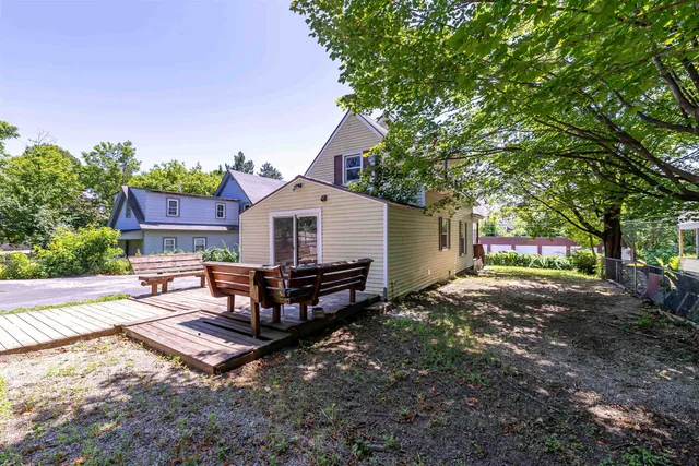 $3,200 | 17 Arch Street, Laconia, NH 03246