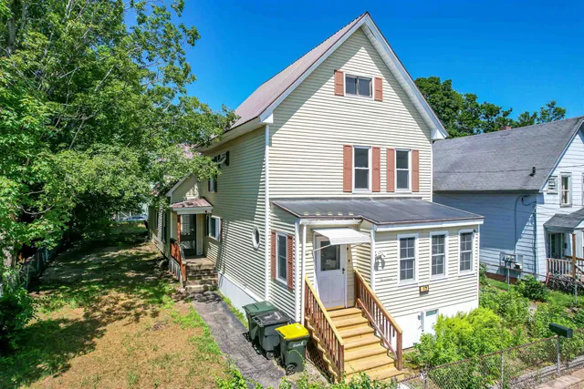 $3,200 | 17 Arch Street, Laconia, NH 03246