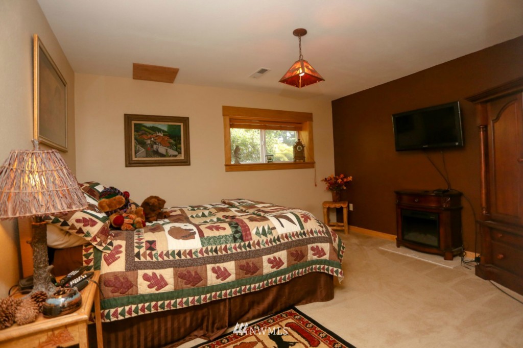 162 East Wiser Lake Road Lynden, WA 98264 - Photo 14 of 25 Gallery Image 14