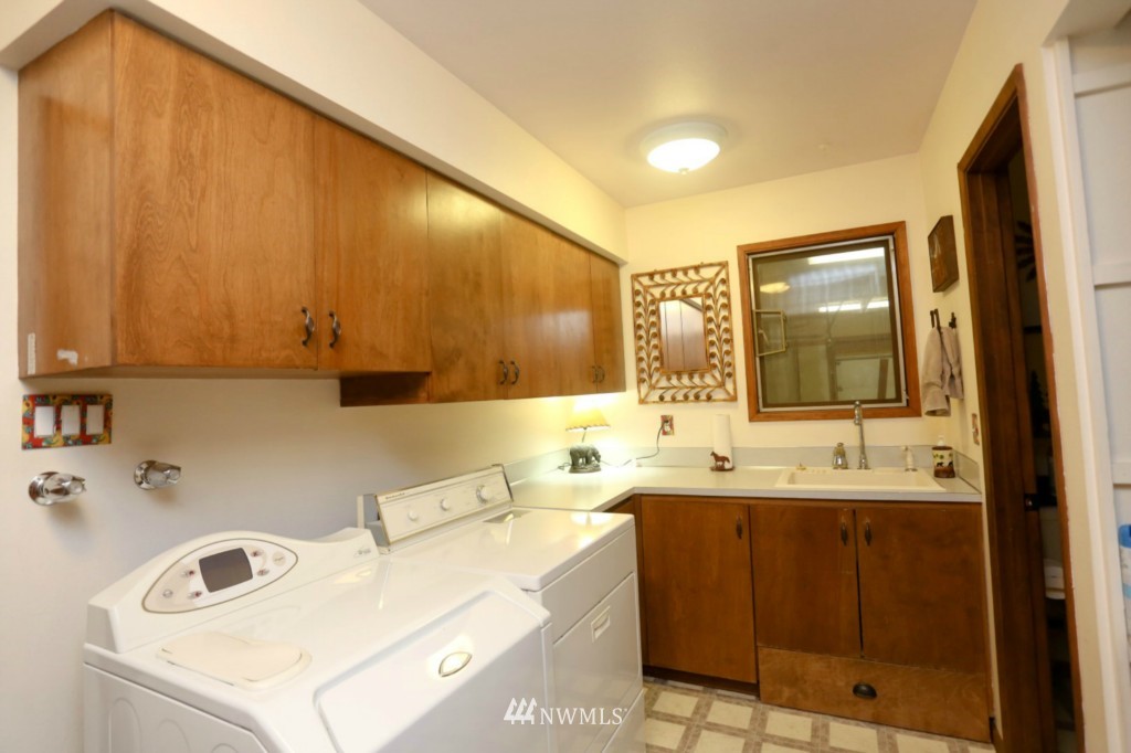 162 East Wiser Lake Road Lynden, WA 98264 - Photo 8 of 25 Gallery Image 8