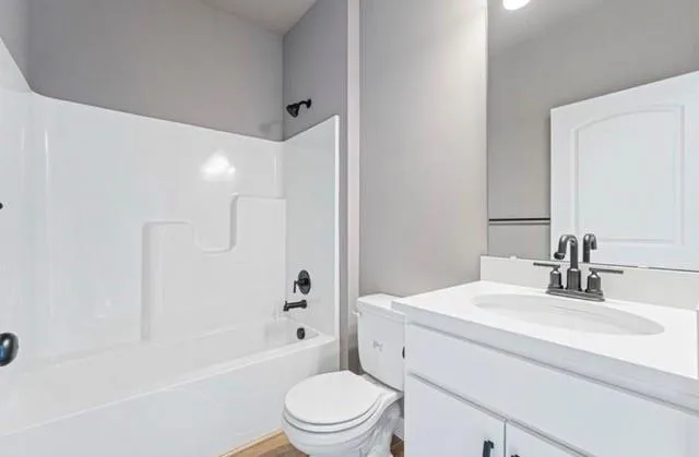 $387,446 | 12508 South Parkwood Lane, Lee's Summit, MO 64086