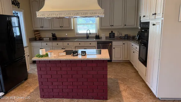 $650,000 | 1100 Hillsboro Street, Forest, MS 39074