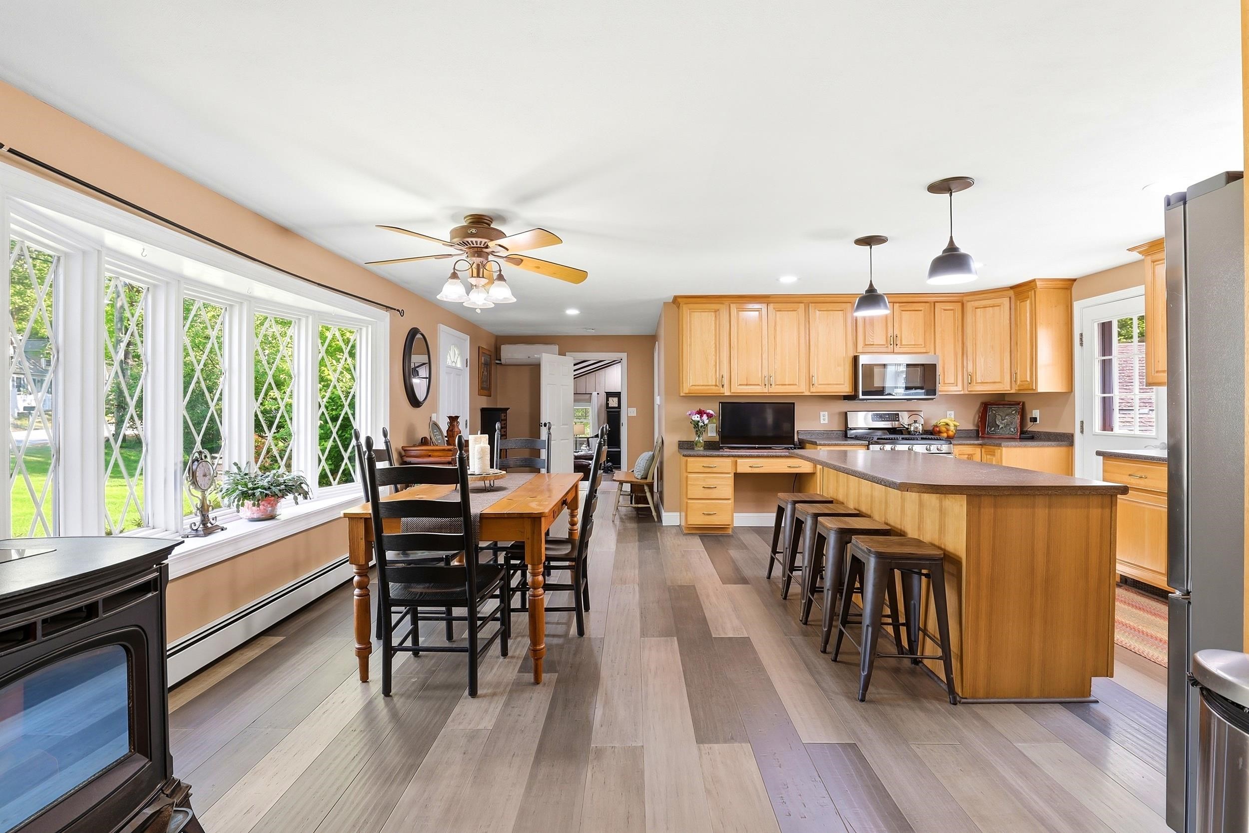 53 Sandown Road Fremont, NH 03044 - Photo 4 of 51