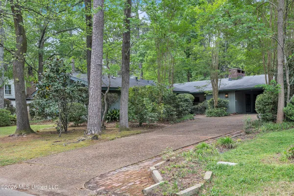 $265,000 | 5415 Kaywood Drive, Jackson, MS 39211