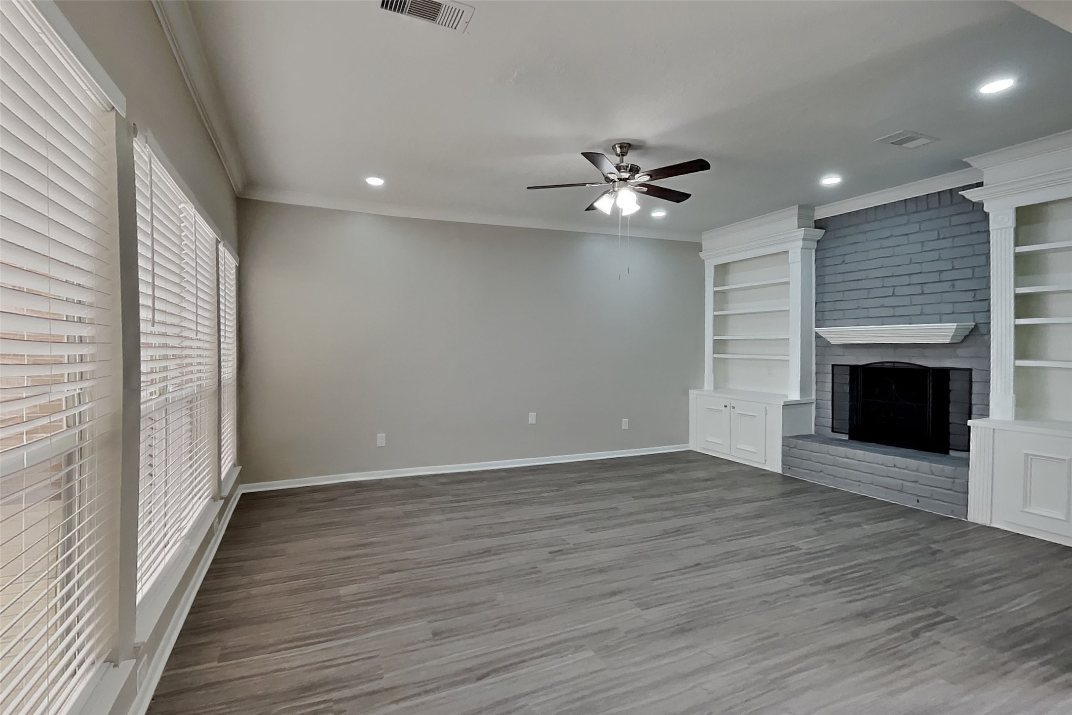 2127 Jamara Lane Houston, TX 77077 - Photo 3 of 19
