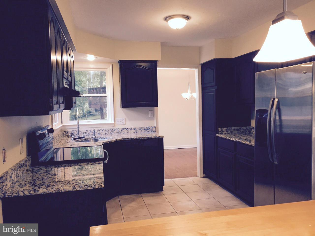 7021 Fox Chase Road New Market, MD 21774 - Photo 3 of 26 Updated kitchen w/granite counters