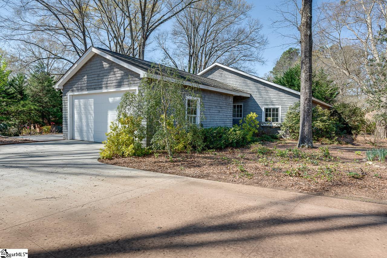 1225 Greenacres Anderson, SC 29621 - Photo 2 of 33
