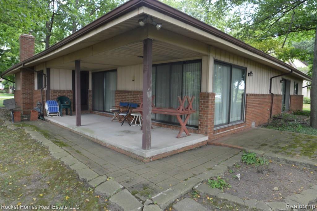 18440 Meridian Road Grosse Ile, MI 48138 - Photo 27 of 41 DSC_0169.jpg