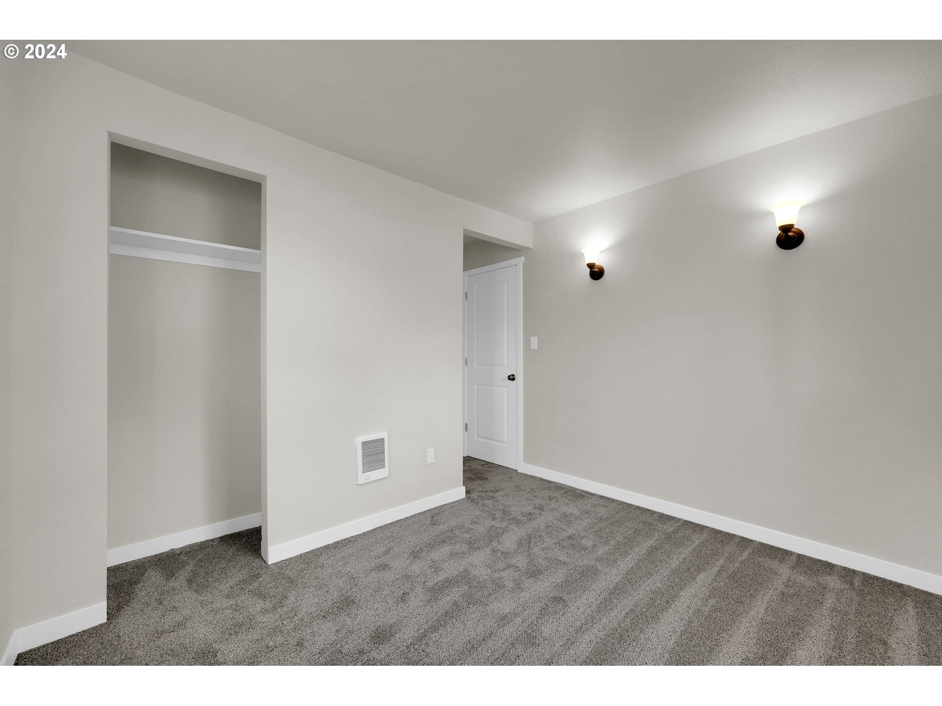 1248 M Street Springfield, OR 97477 - Photo 20 of 44 a view of an empty room