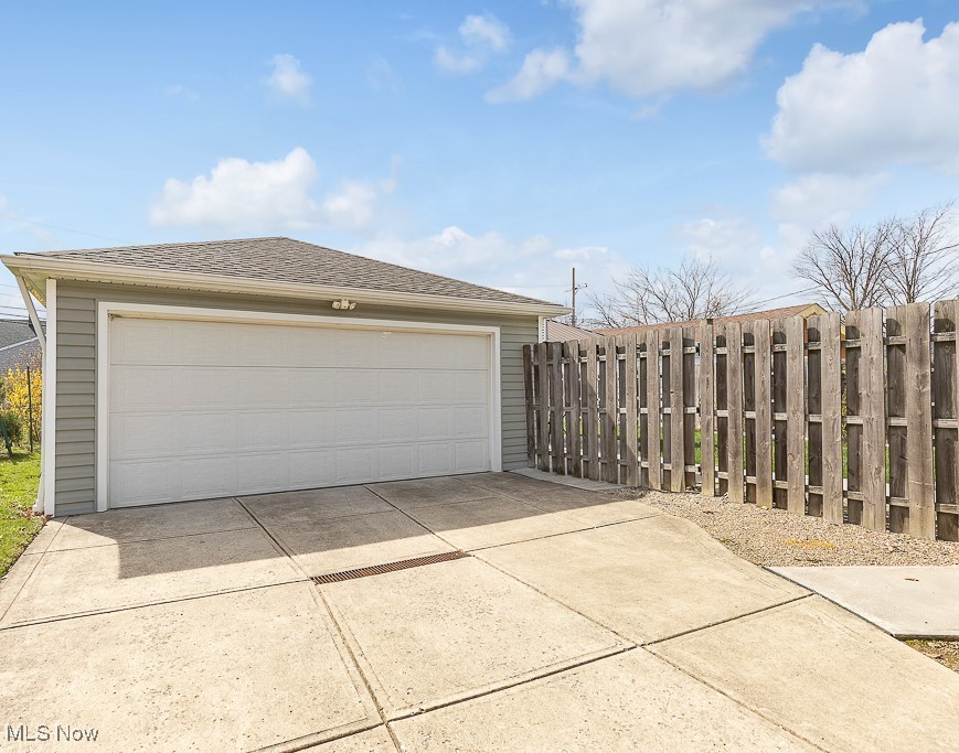 32616 Knobel Road Willowick, OH 44095 - Photo 2 of 20