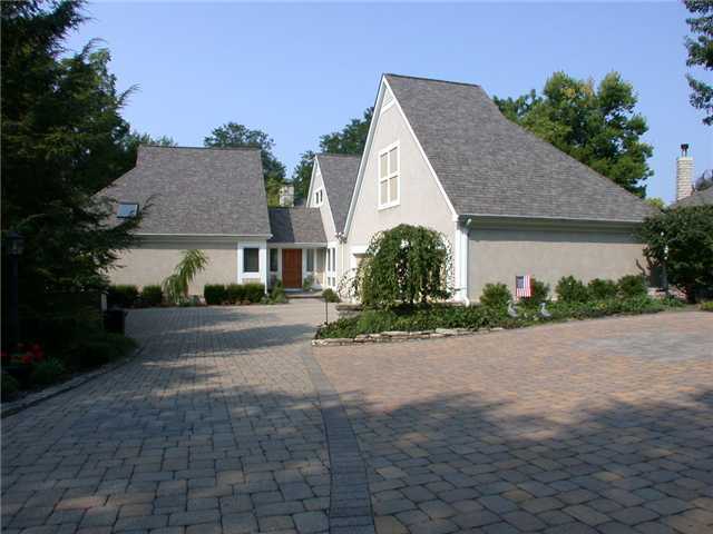 1489 Roxbury Road Marble Cliff, OH 43212 - Photo 8 of 25