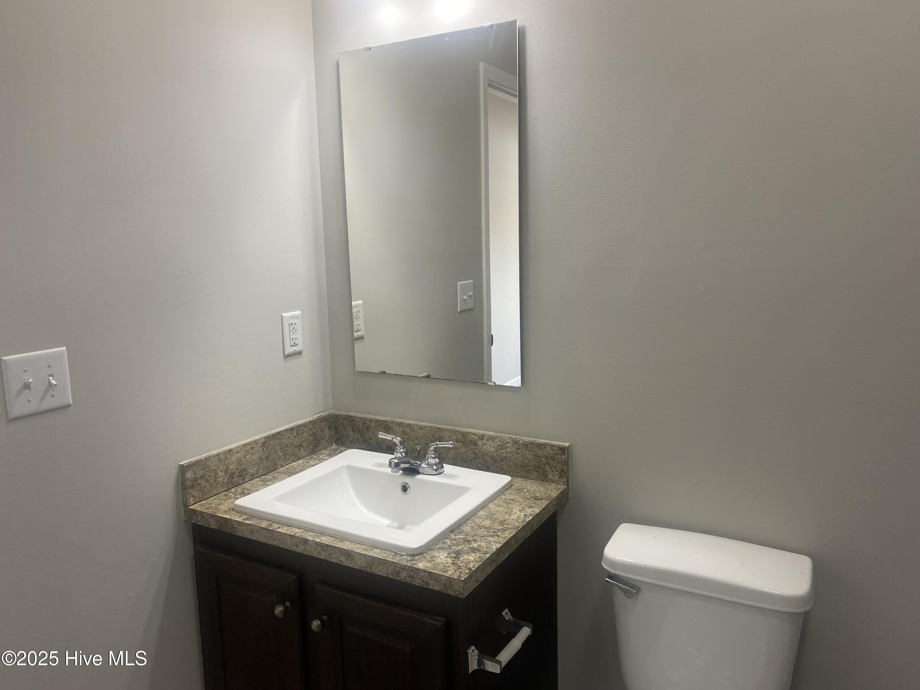 533 Pineridge Road Roanoke Rapids, NC 27870 - Photo 24 of 29 Bath # 2 / view 1