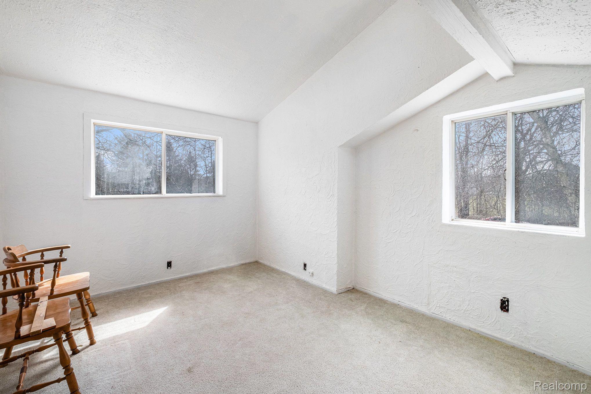 9475 Denton Hill Road Fenton, MI 48430 - Photo 24 of 34