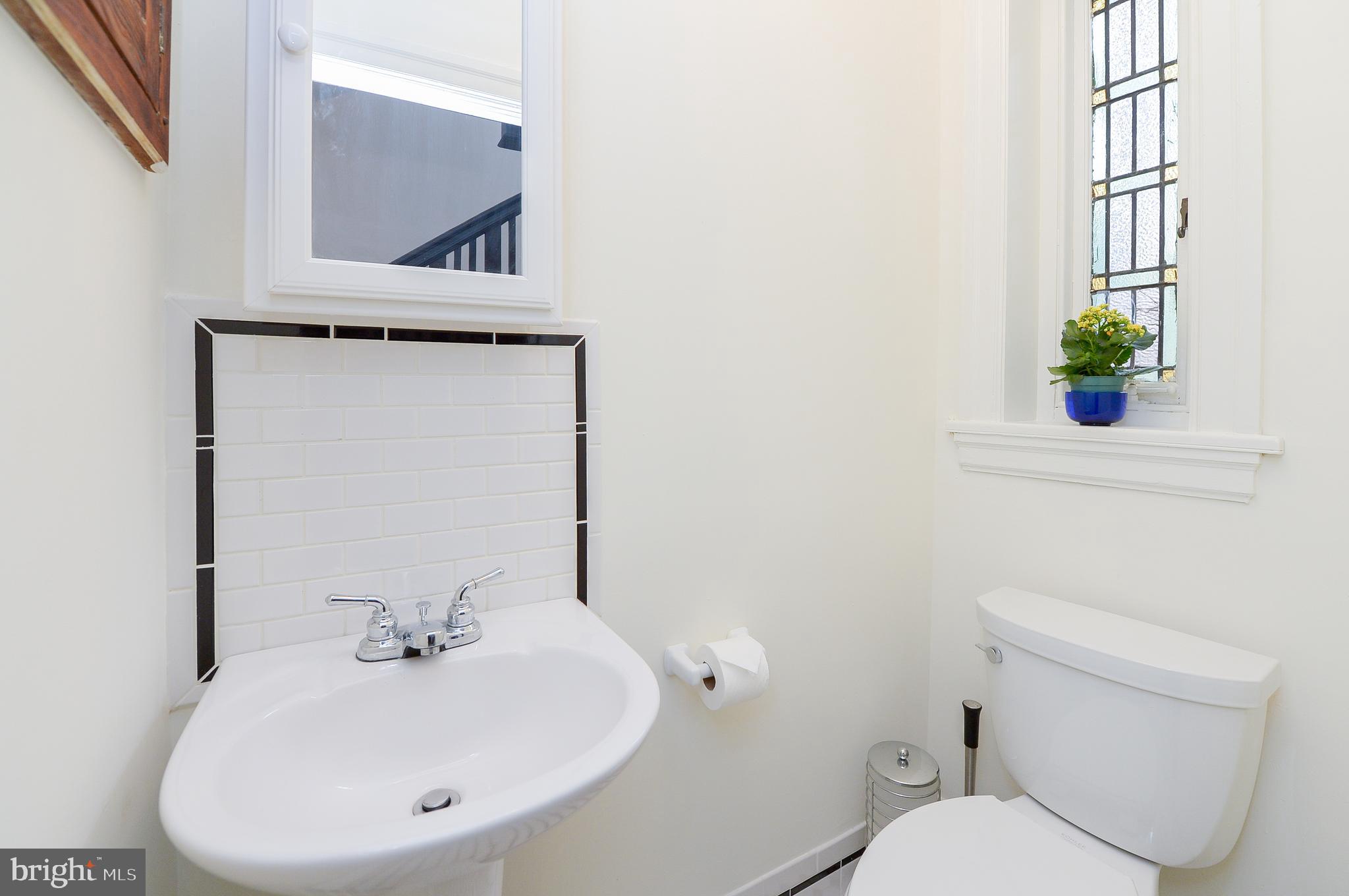 7133 Cresheim Road Philadelphia, PA 19119 - Photo 28 of 76 Powder room