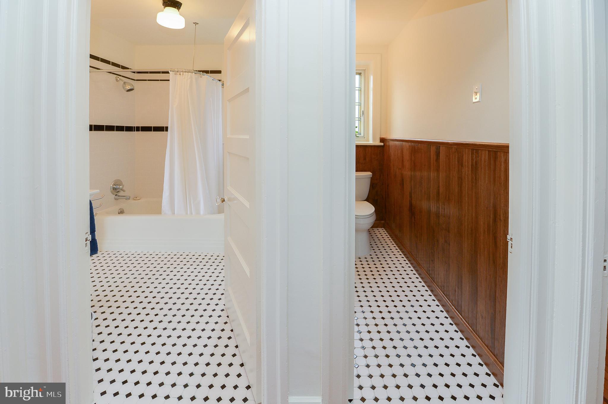 7133 Cresheim Road Philadelphia, PA 19119 - Photo 51 of 76 bathroom pocket door between shower and toilet