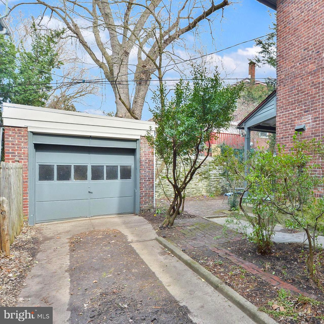 7133 Cresheim Road Philadelphia, PA 19119 - Photo 10 of 76 Driveway and garage