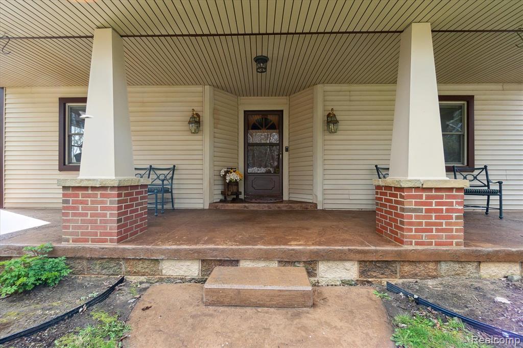 56165 9 Mile Road South Lyon, MI 48178 - Photo 5 of 65