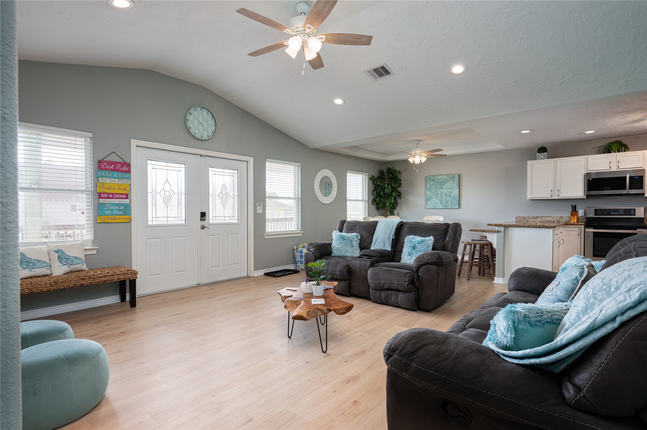 2297 Martinique Crystal Beach, TX 77650 - Photo 7 of 45