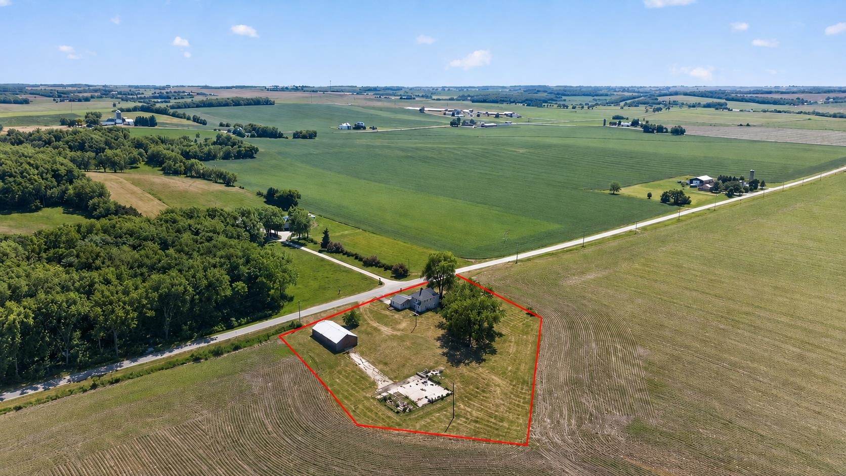W1012 Spring Creek Road Brodhead, WI 53520 - Photo 3 of 42