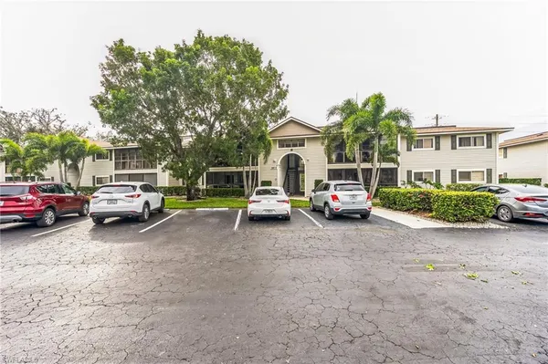 $2,500 | 8081 South Woods Circle, Unit 10, Fort Myers, FL 33919