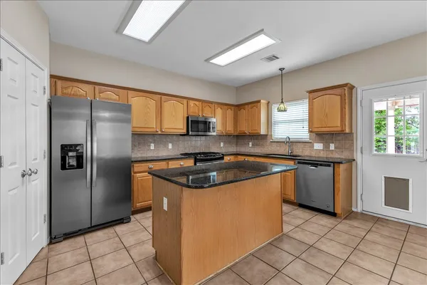 $2,400 | 3531 Roberto Clemente Lane, Round Rock, TX 78665