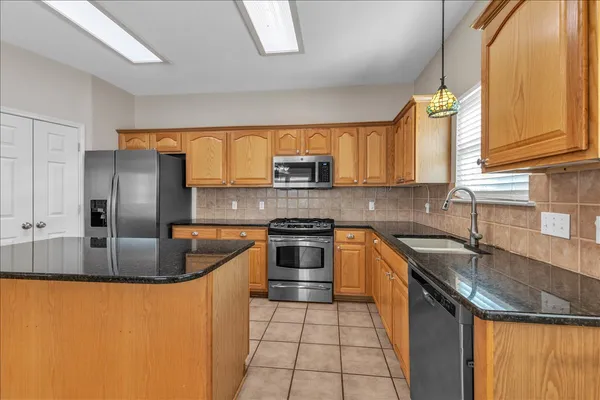 $2,400 | 3531 Roberto Clemente Lane, Round Rock, TX 78665