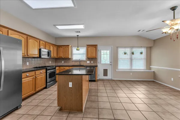 $2,400 | 3531 Roberto Clemente Lane, Round Rock, TX 78665