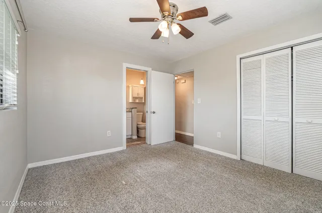 a view of empty room with window