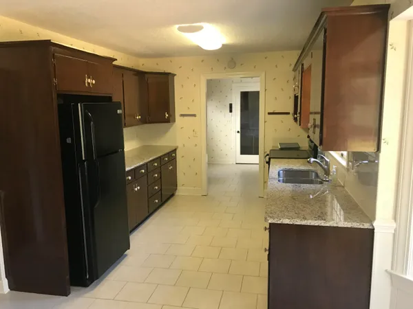 $2,400 | 100 West Hedgelawn Way, Southern Pines, NC 28387