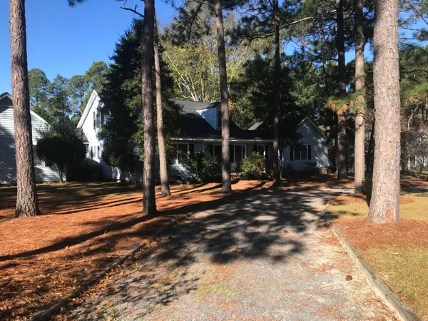$2,400 | 100 West Hedgelawn Way, Southern Pines, NC 28387