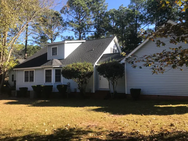 $2,400 | 100 West Hedgelawn Way, Southern Pines, NC 28387