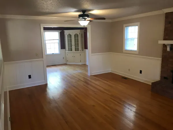 $2,400 | 100 West Hedgelawn Way, Southern Pines, NC 28387