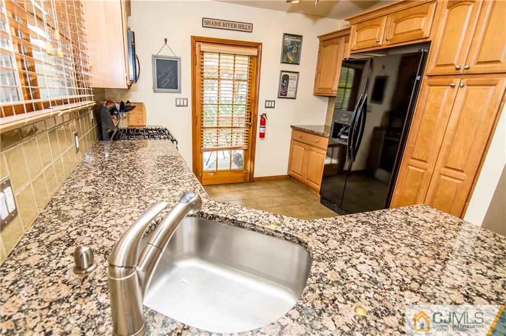 504 Morrisey Road Neptune, NJ 07753 - Photo 4 of 22 Gallery Image 4