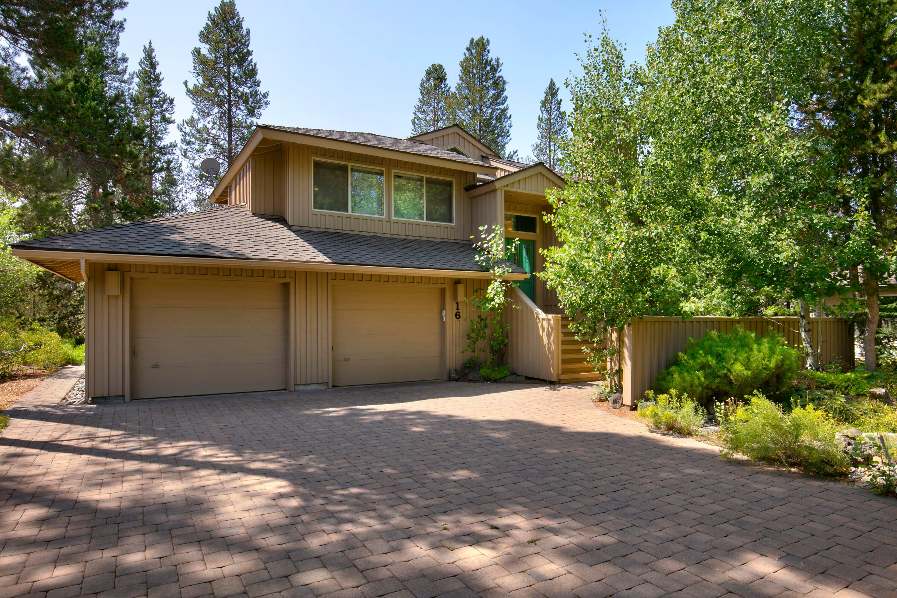 18195 Oregon Loop Sunriver, OR 97707 - Photo 1 of 27 Front Photo