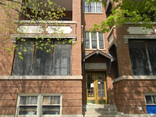 $2,650 | 910 West Waveland Avenue, Unit G, Chicago, IL 60613
