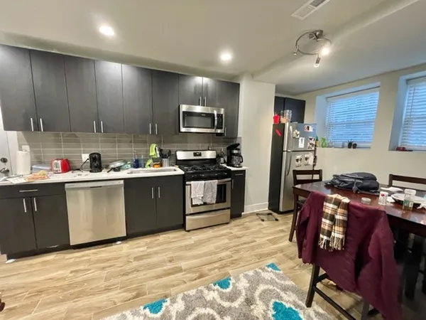 $2,650 | 910 West Waveland Avenue, Unit G, Chicago, IL 60613