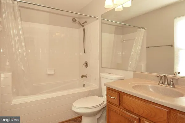 $2,225 | 13103 Millhaven Place, Unit 8E, Germantown, MD 20874