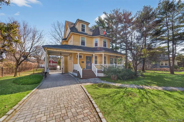 $7,000 | 121 Morris Avenue, Rockville Centre, NY 11570