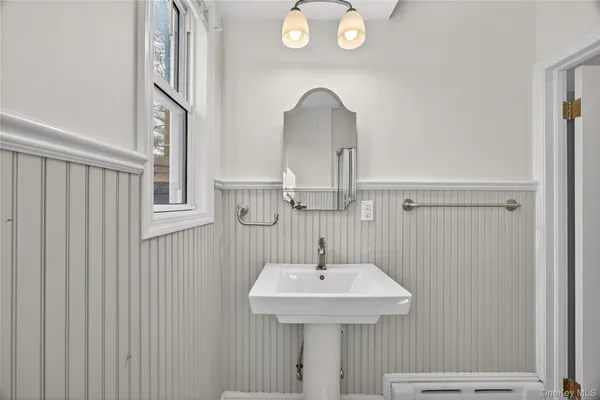 $7,000 | 121 Morris Avenue, Rockville Centre, NY 11570