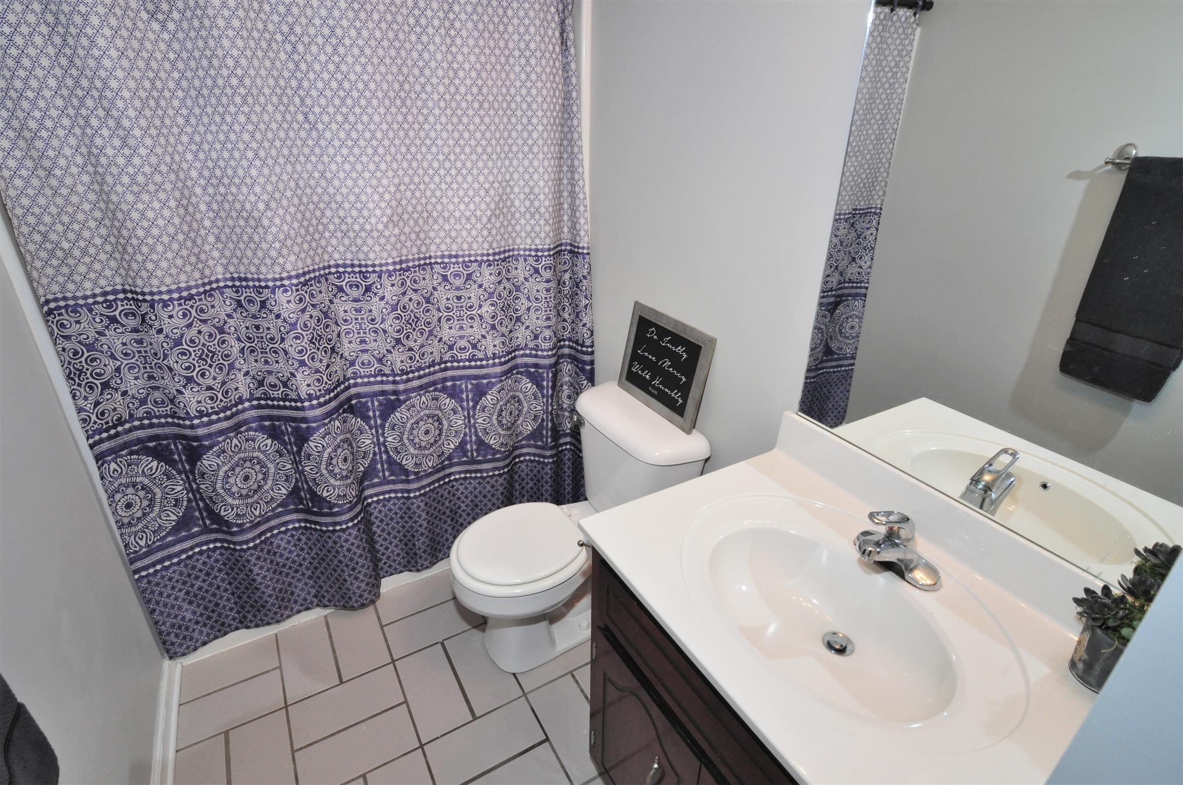 1848 Twin Rivers Road Clarksville, TN 37040 - Photo 18 of 23 Full Hall Bath Upstairs