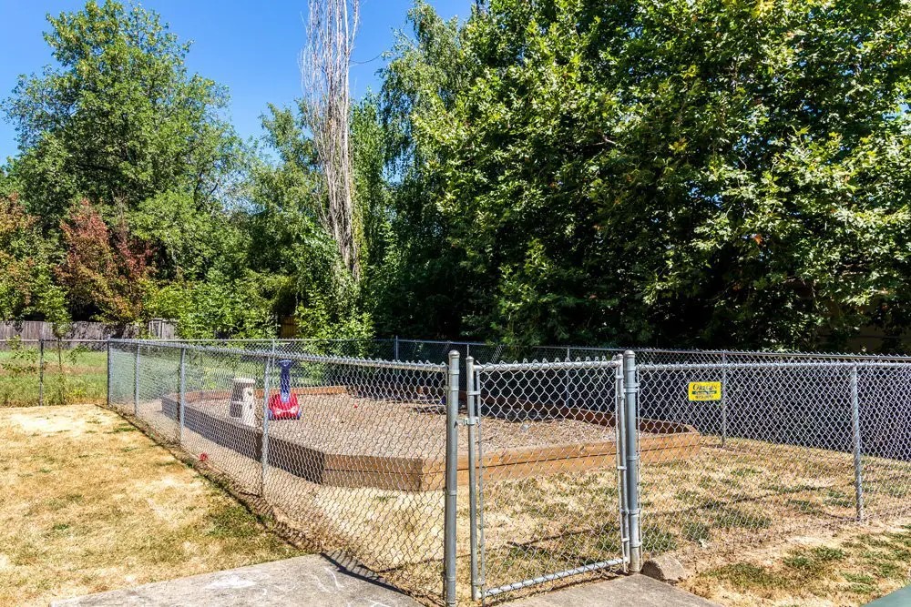 1051 East Central Avenue Sutherlin, OR 97479 - Photo 8 of 9 a park view