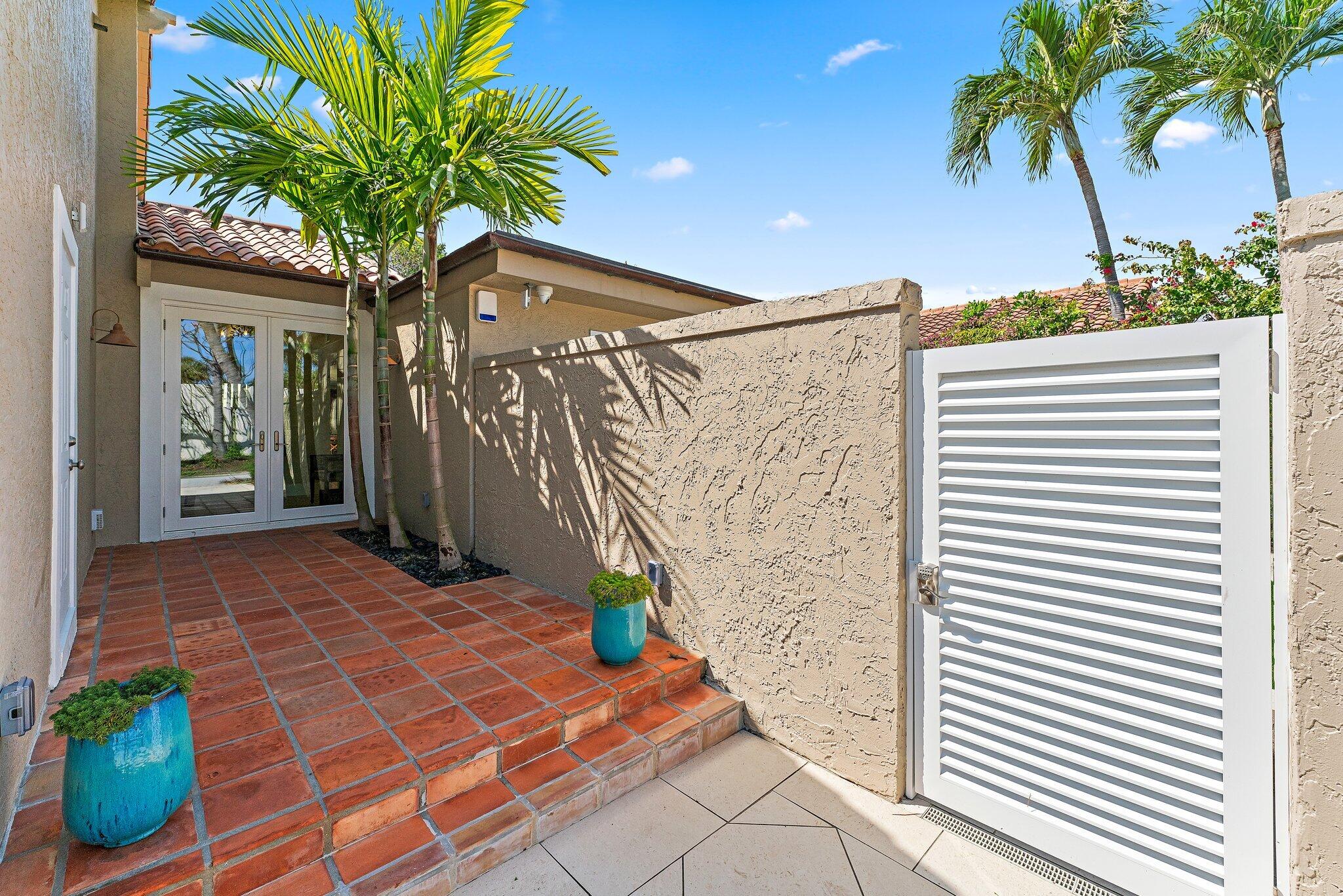 105 Rainbow Fish Circle Jupiter, FL 33477 - Photo 4 of 57 004-105RainbowFishCir-Jupiter-SMALL